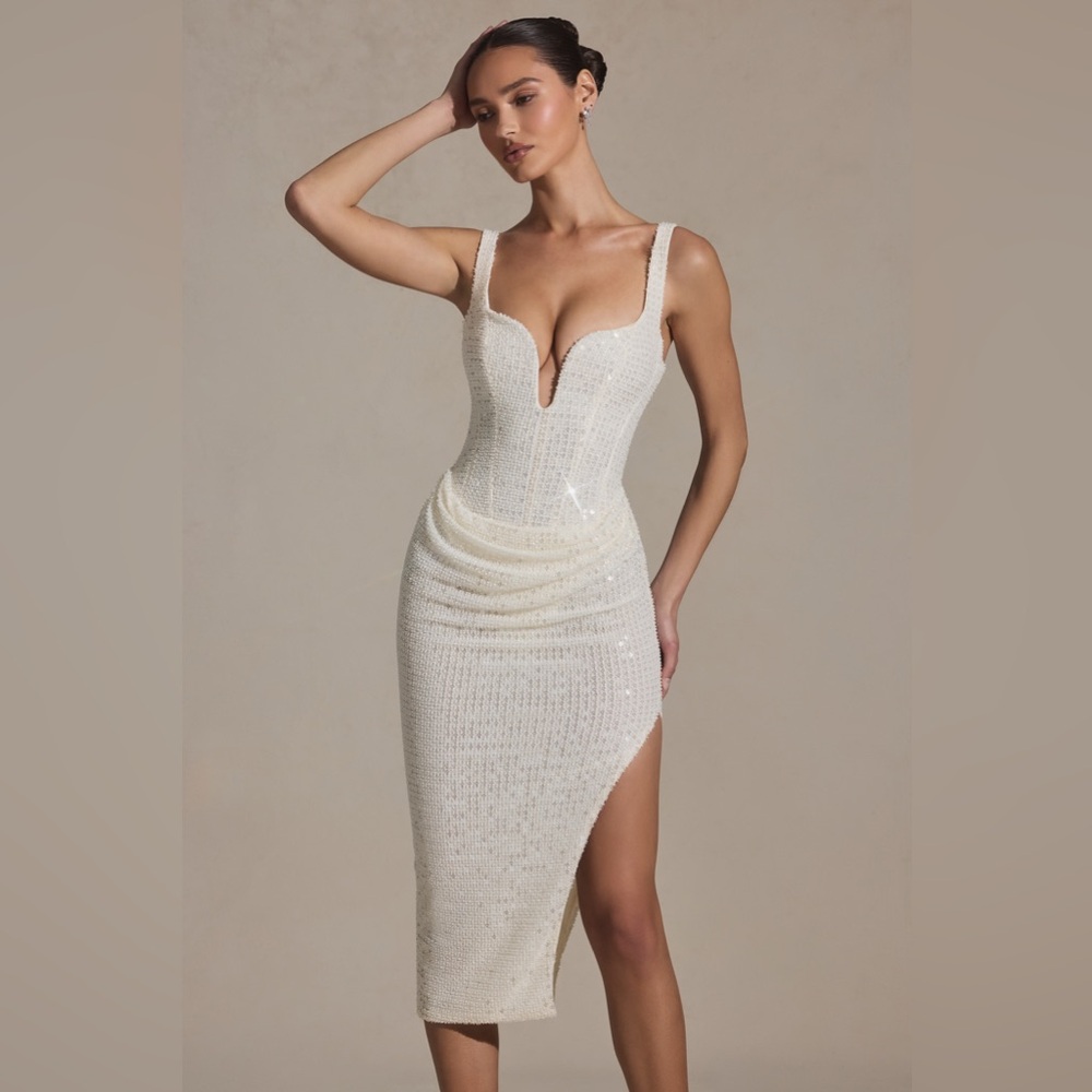 Oh Polly Eliora

Embellished Draped Midaxi Dress in White